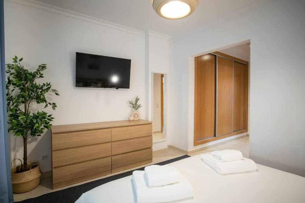 Modern 3Br Apt W/ Lg Terrace, Bbq, Ac & Parking Tavira Extérieur photo