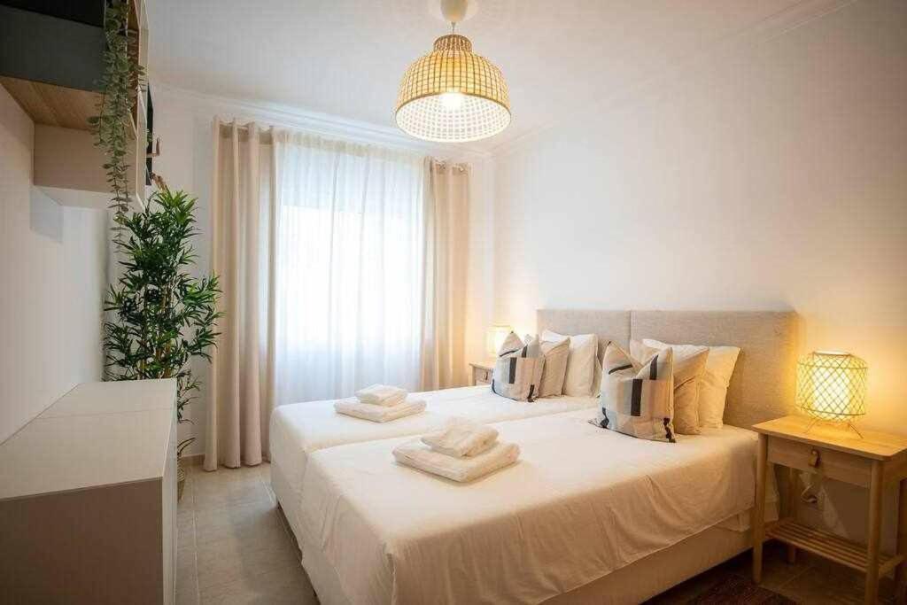 Modern 3Br Apt W/ Lg Terrace, Bbq, Ac & Parking Tavira Extérieur photo