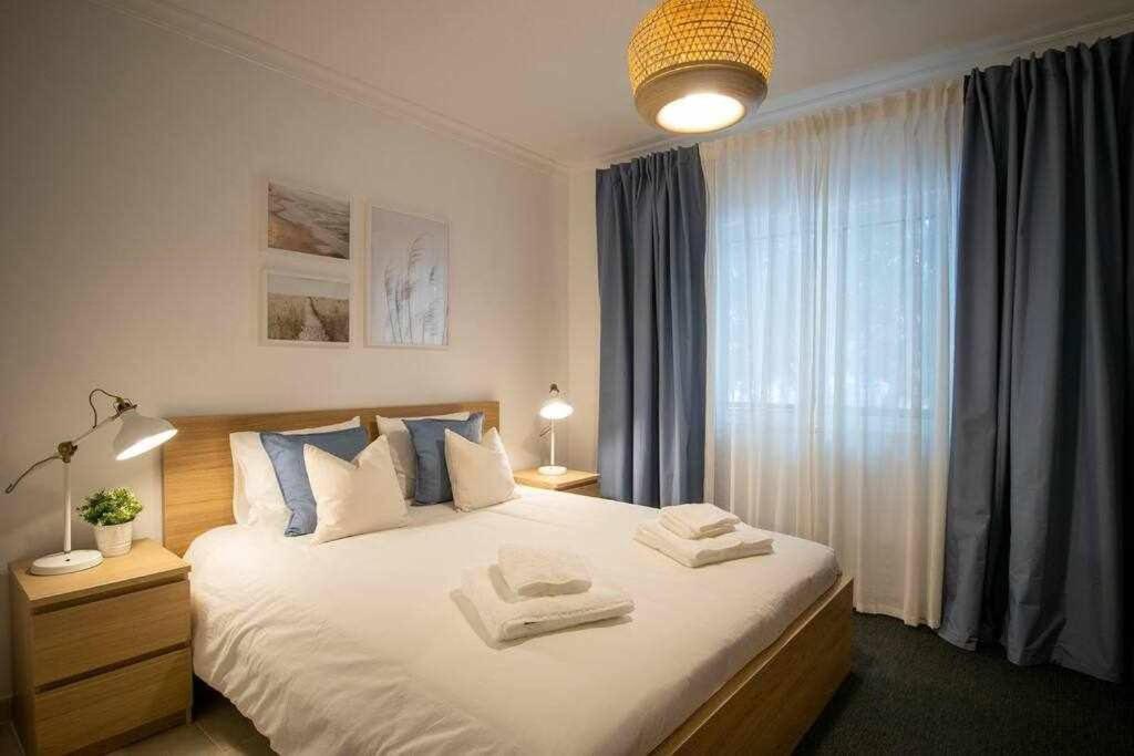 Modern 3Br Apt W/ Lg Terrace, Bbq, Ac & Parking Tavira Extérieur photo